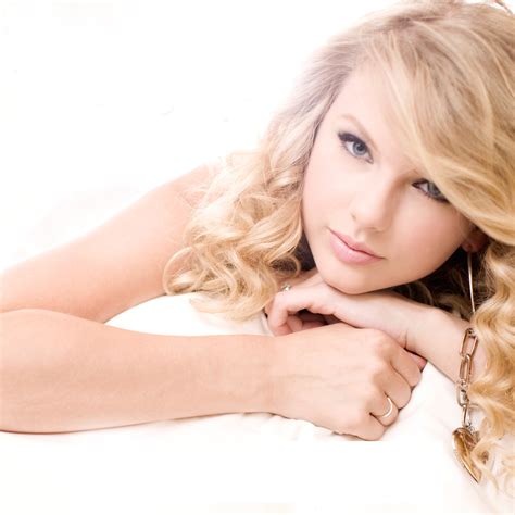 Taylor Swift Fearless Album Photoshoot