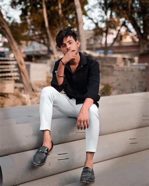 harshu  itsharshitby instagram