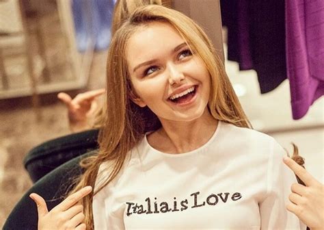 Дочь Дмитрия Маликова подалась в шоу-бизнес и записала свою первую ...