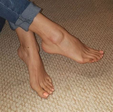 Clean Nice Toes, Pretty Toes, Feet Soles, Women's Feet, Trainer Heels ...