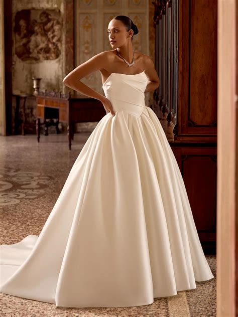 Ivory & Lace Bridal... - Ivory & Lace Bridal Boutique