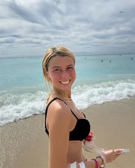 Golf influencer Paige Spiranac takes dig at 'Hawk Tuah Girl' Haliey