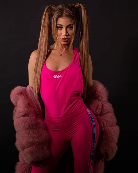 TW Pornstars - 1 pic. Veronica Rodriguez®. Twitter. OFF- WHITE 💕. 6:19