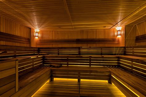 How to Experience German Sauna Culture: The Aufguss Sauna - Harmonizing