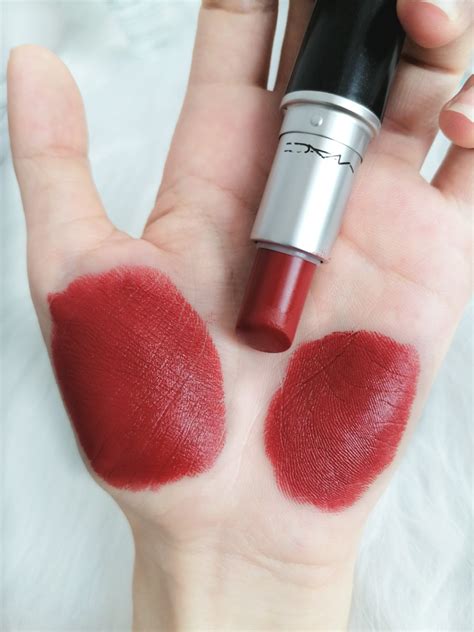 MAC Chili Lipstick Review & Swatches 2021 - Darling Here