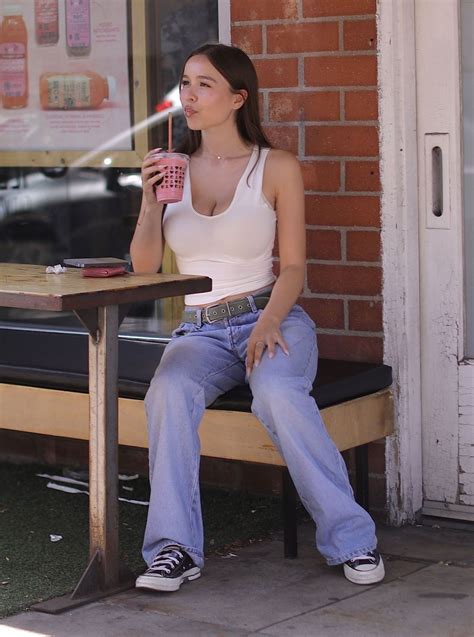 Sophie Mudd - Out in Los Angeles 06/09/2023 • CelebMafia