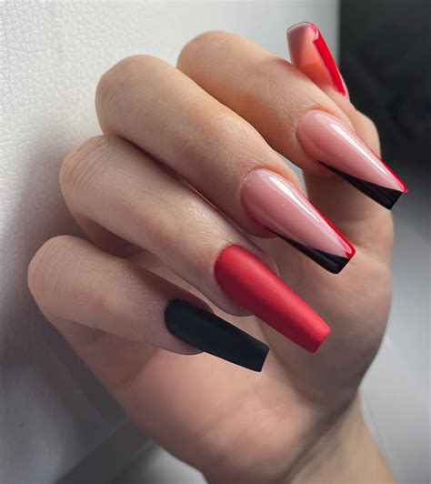 Salons report a massive surge in red coffin nails requests 28