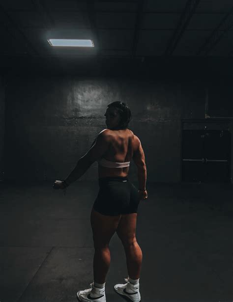 Nikki Blackheart 🖤 (@nikkiblackheart) • Instagram photos and videos