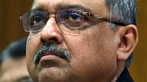 sc judge  vinod chandran recuses  hearing plea  amu  cs