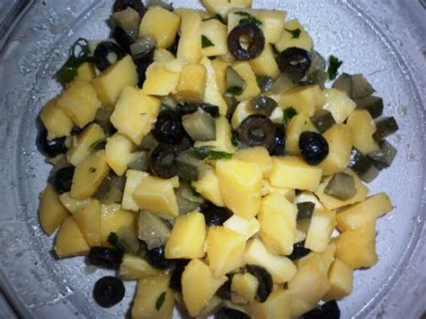 Снимки на Картофена салата с кисели краставички и маслини снимка 2