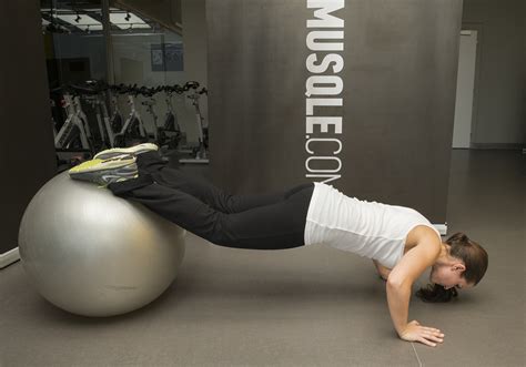 Stability ball pike - knee tuck - push-up - MUSQLE