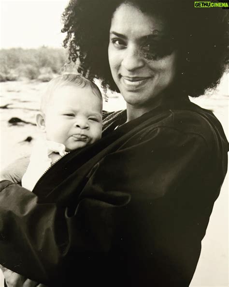 Karyn Parsons Wiki, Biography, Age, Gallery, Spouse and more