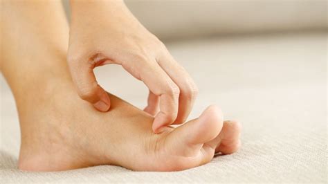 How to Stop Itchy Feet | Causes of Itchy Feet & Treatment