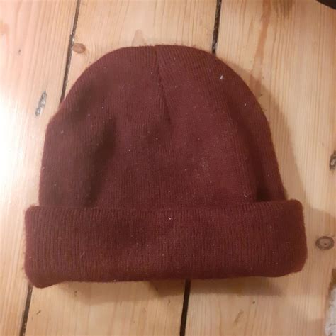 dark red cap  condition  worn enjoy depop