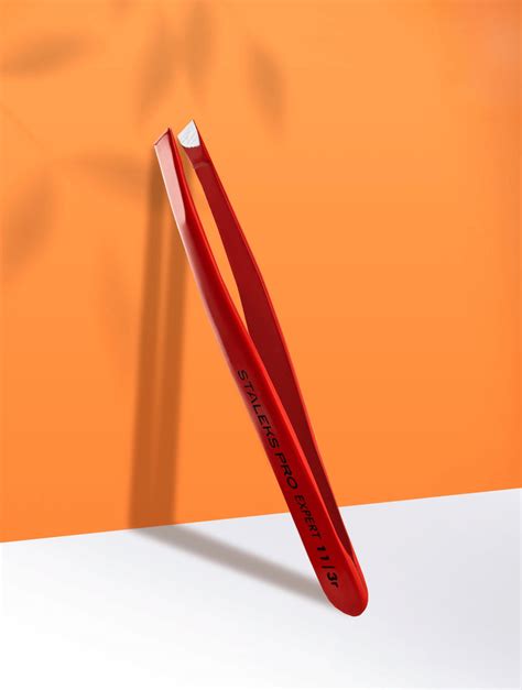 Пинцет для бровей красный Staleks Pro Expert 11 Type 3r (скошенный ...