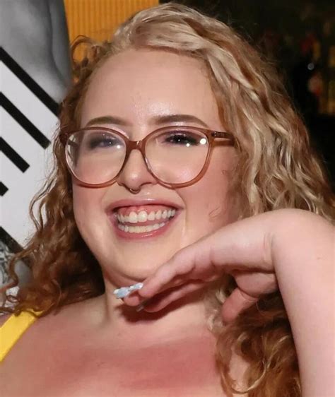 Gwen Adora – Movies, Bio and Lists on MUBI