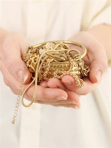 Sell Gold for Cash — Gold Buyers Melbourne & Gippsland — Gold We Buy