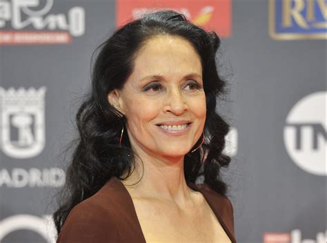 Sônia Braga de visual novo: Sônia Braga aparece com visual totalmente