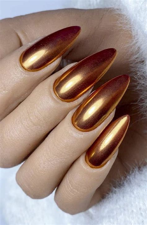 17 Glamorous Gold Chrome Nail Design Ideas - thepinkgoose.com