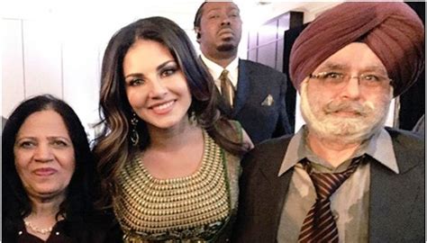 Sunny Leone Height, Weight, Age, Husband, Biography, Family & More » StarsUnfolded