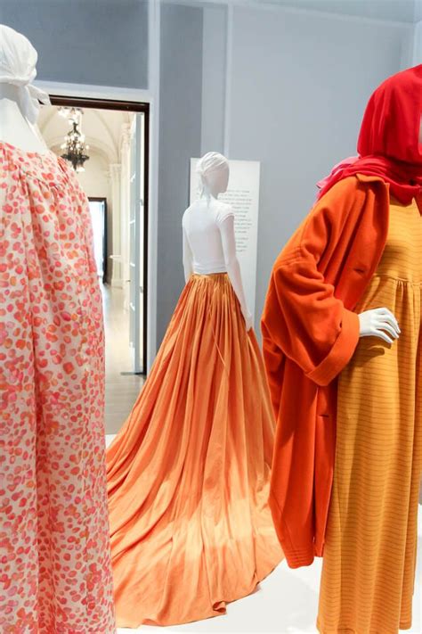 Isaac Mizrahi Exhibition at The Jewish Museum - York Avenue | Isaac mizrahi, Fashion fabric, Fashion