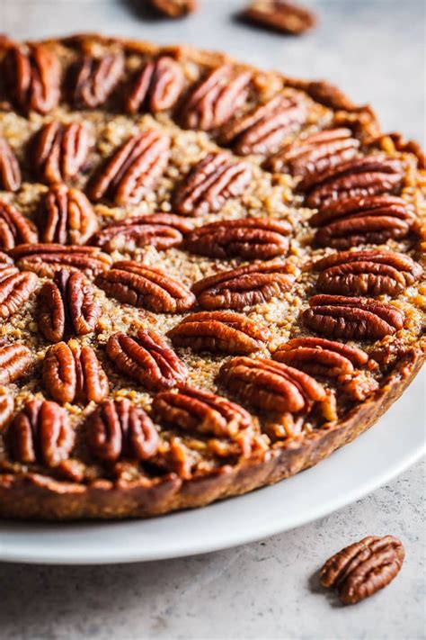 Paula Deen Pecan Pie (Easy Recipe) - Insanely Good