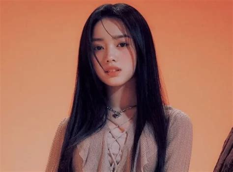 Elisia (UNIS) profile, age & facts (2024 updated) | kpopping