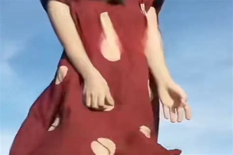 Viral Video Tik Tok Tagar Daster Merah Jadi Buruan Netizen Tebo-Rimbo ...