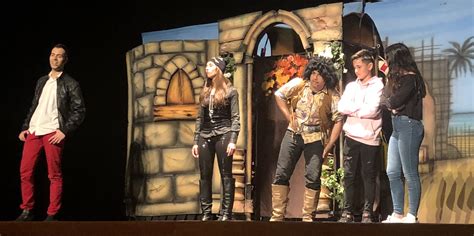 El Hechizo de Romeo y Julieta - La Tourné Teatro