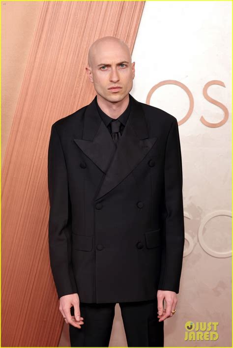 Photo: anora cast hit the red carpet at oscars 2025 09 | Photo 5131831 ...