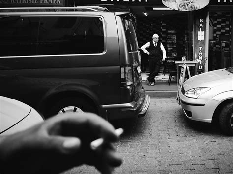 Candid İstanbul Street Scene in Black and White · Free Stock Photo