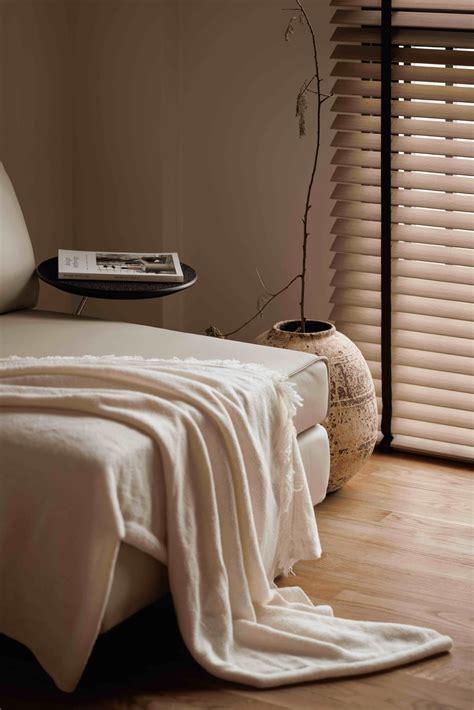 Modern Minimalist Homes with Unexpected Warm & Rich Vibes – The Happitat