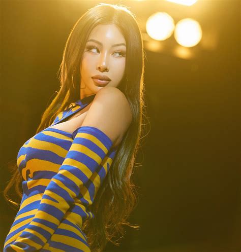 曾曝身體極差！Jessi突曬病床照 粉絲超擔心 | 東森最即時最快速新聞