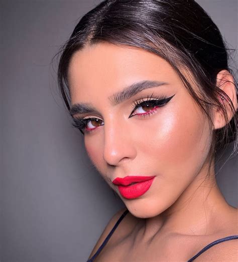 YANA PANFILOVSKAYA on Instagram: “Когда решила добавить красного😊 # ...