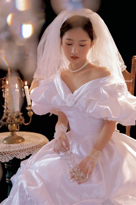 【楽天市場】ウェディングドレス 二次会 ウエディングドレス レトロ婚 花嫁 サテン 純白 昭和風写真 前撮り フォトウェディング 結婚式 ...