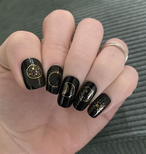 Lily & Fox “Dark Ritual” : r/NailWrapsGalore