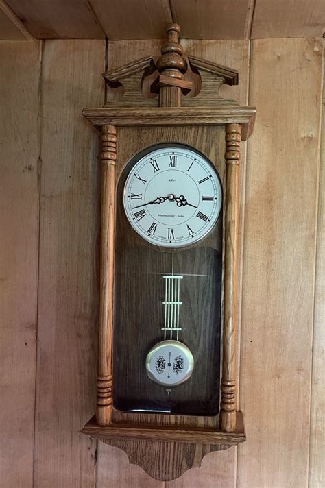 Годинник в деревʼяному корпусі , з маятником: 1 900 грн ...