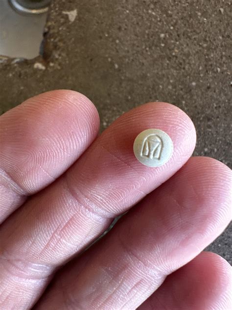 Looking to identify this pill. I have a few left in an unmarked bottle