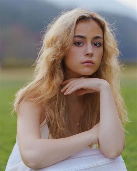 Cassandra Davis (@cassandradavisportfolio) • Instagram photos and videos