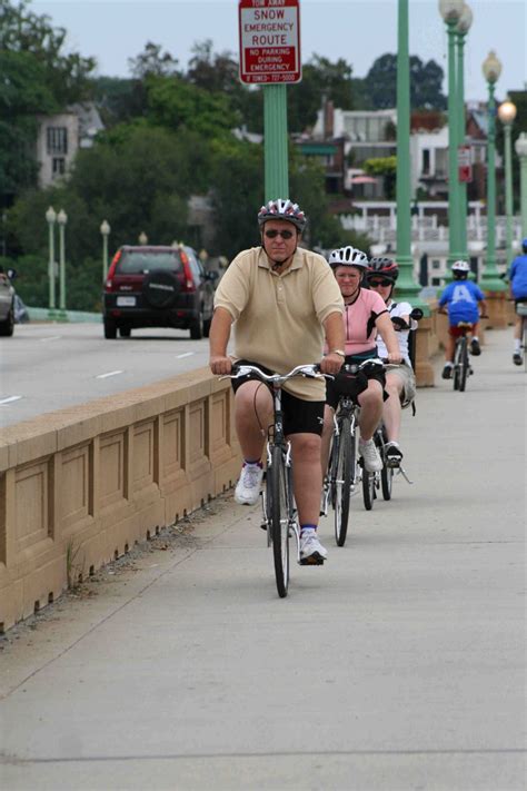 Breakfast links: Rosslyn gets a better bike lane – Greater Greater