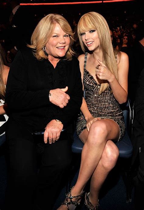 Taylor Swift reveals that her mum has cancer