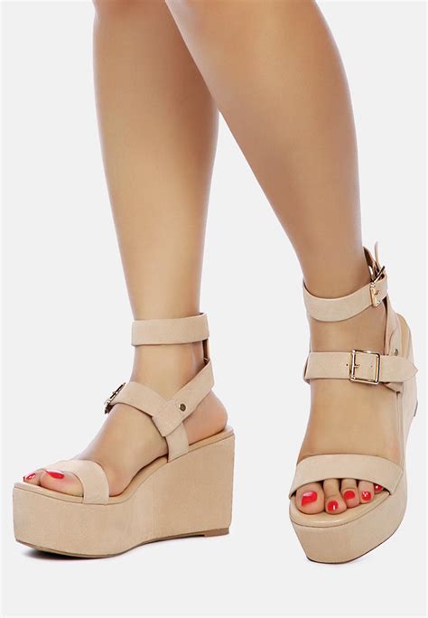 Women Portia Leather Wedge Sandal In Nude | Luxury Shoes In Sandals For