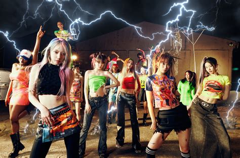 LE SSERAFIM unleash their wild side and let loose in the "CRAZY" music