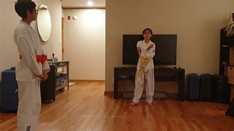 Karate Treenit: Nyrkkejä Yun Tsuki - YouTube