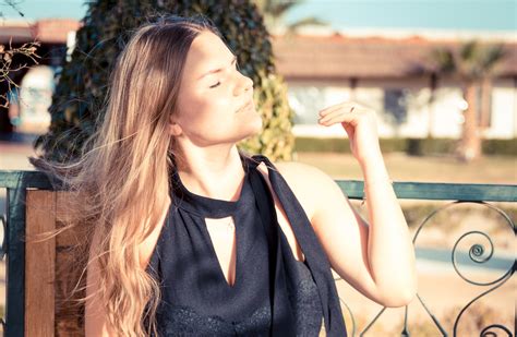 About Evelyn X Healthy Lifestyle Writer - Modernbalance.net