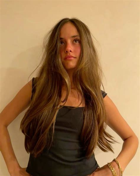 Pin de 🌬️ em dazzling | Cabelo e unhas, Inspiração cabelo, Truques cabelo