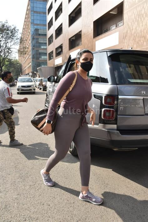 Parineeti Chopra Snapped At Dance Class