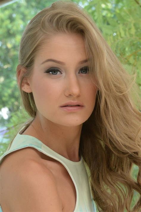 Photo gallery for Tiffany Tatum - FilmFlow.tv