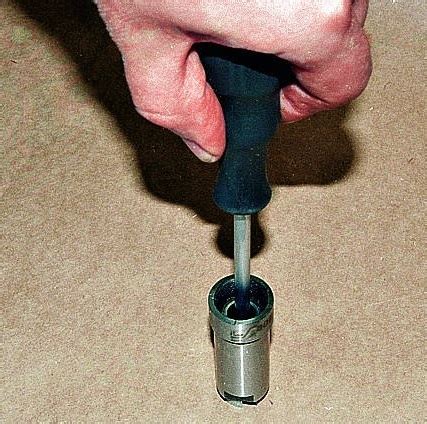 Снятие и установка гидронатяжителей цепей ЗМЗ-409