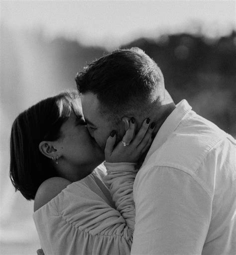 A couple shares a passionate kiss. photo – Free Image on Unsplash